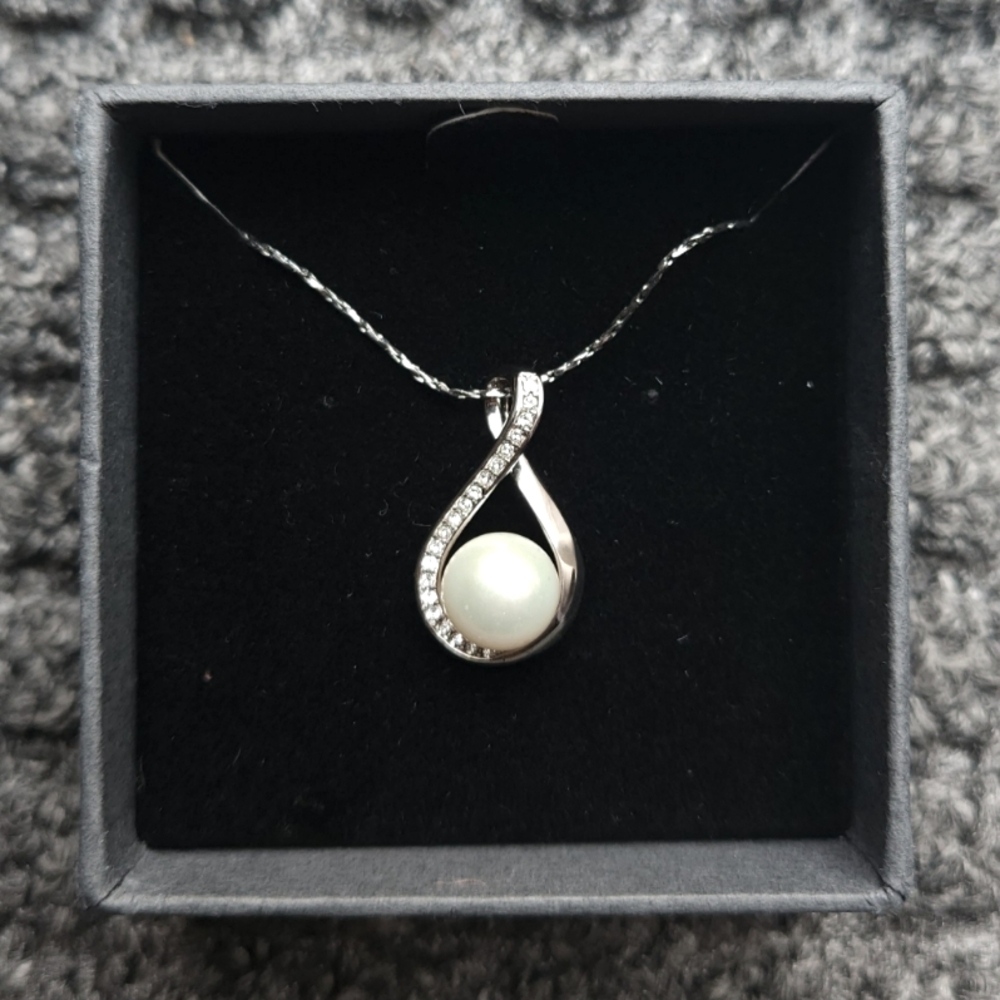 Nic & Syd Swarovski Crystal Pearl Dainty Drop Pendant Necklace | NEW, UNUSED